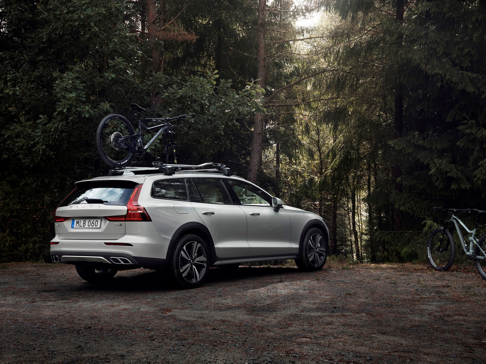 Фото Volvo V60 Cross Country второе поколение Универсал