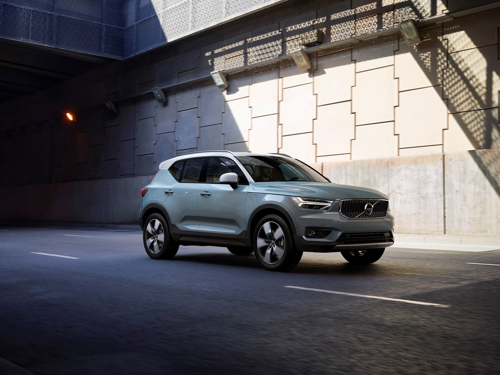 Фото Volvo XC40 первое поколение Внедорожник