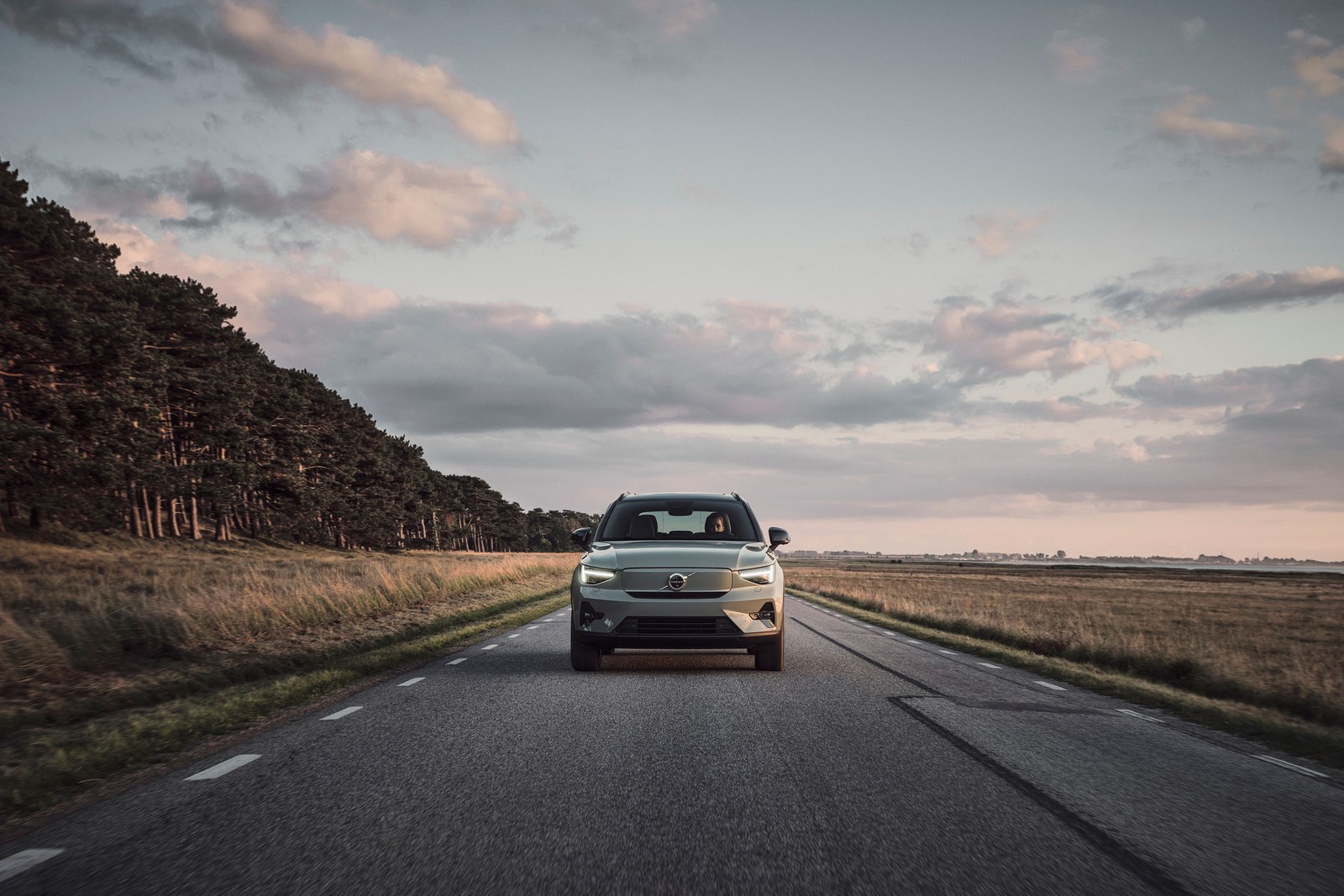 Фото Volvo XC40 первое поколение рестайлинг Внедорожник