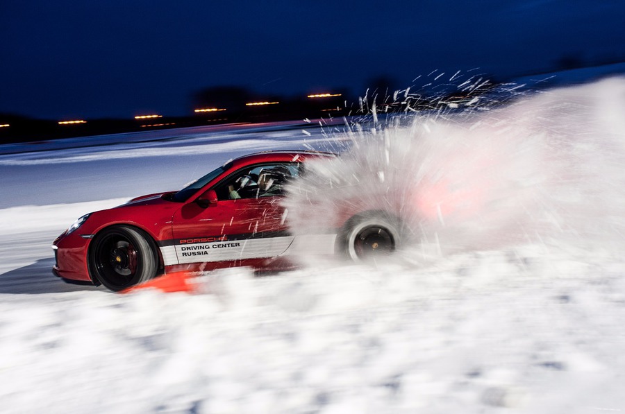 Porsche Driving Experience. Вызов стихии на повышенных оборотах