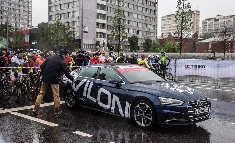 Автомобили Audi от АЦ Волгоградский возглавили колонну велосипедистов