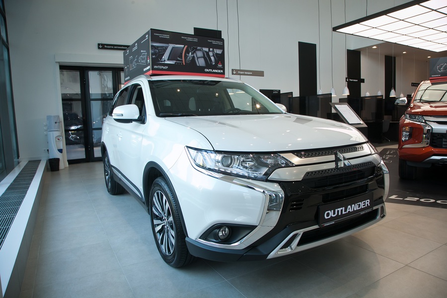 Обновленный Mitsubishi Outlander – следуйте за своими амбициями!